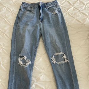 AE high waisted mom jeans in Cool Classic Size 2 Short